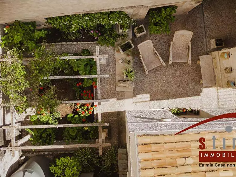 Immagine 13 di Palazzo in vendita  in via san pietro 26 a Siracusa