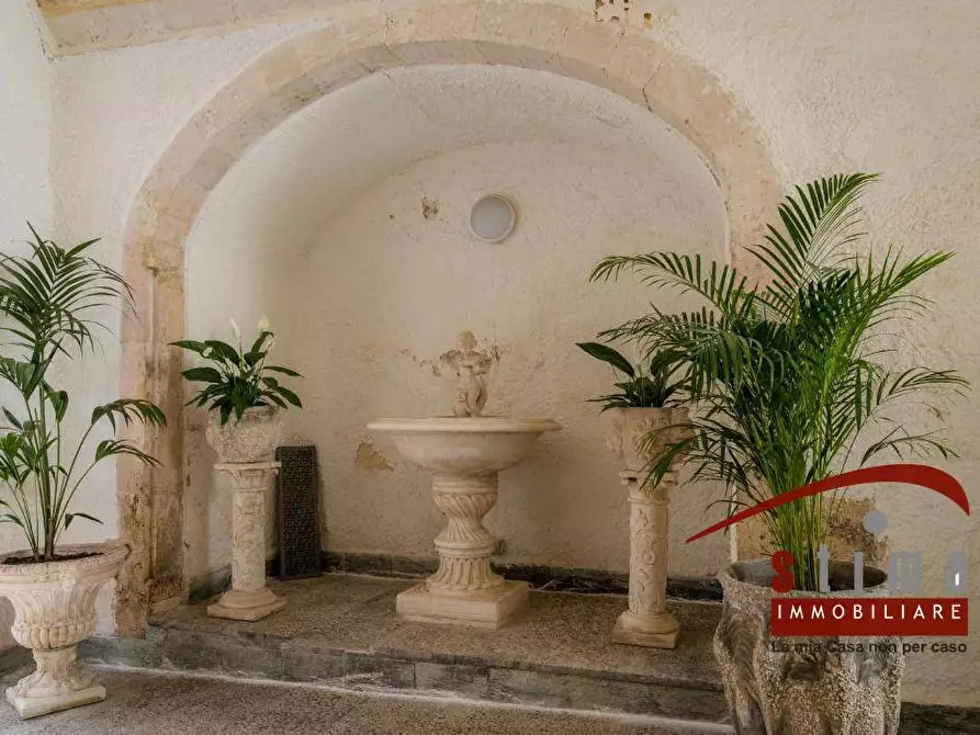 Immagine 17 di Palazzo in vendita  in via san pietro 26 a Siracusa