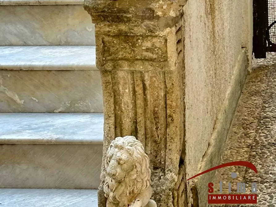 Immagine 23 di Palazzo in vendita  in via san pietro 26 a Siracusa
