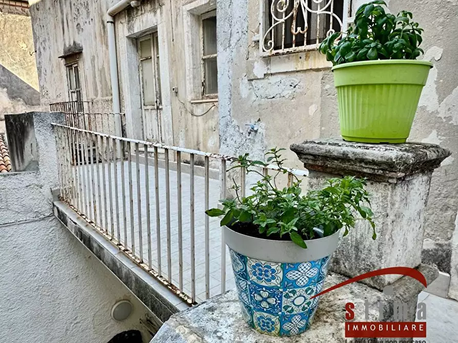 Immagine 24 di Palazzo in vendita  in via san pietro 26 a Siracusa