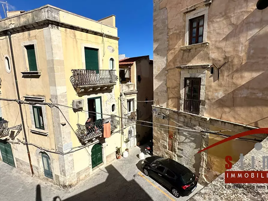 Immagine 27 di Palazzo in vendita  in via san pietro 26 a Siracusa