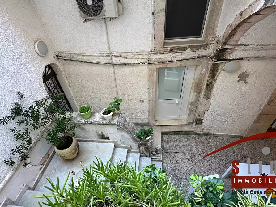 Immagine 37 di Palazzo in vendita  in via san pietro 26 a Siracusa