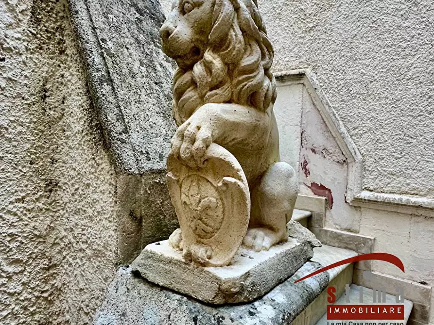 Immagine 38 di Palazzo in vendita  in via san pietro 26 a Siracusa