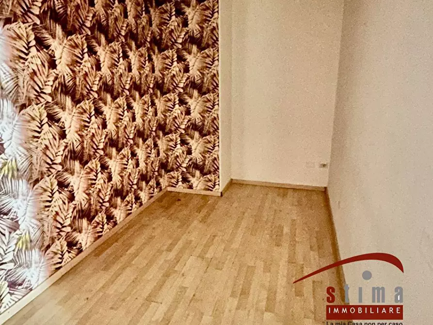 Immagine 8 di Locale commerciale in vendita  in via tevere 51 a Siracusa