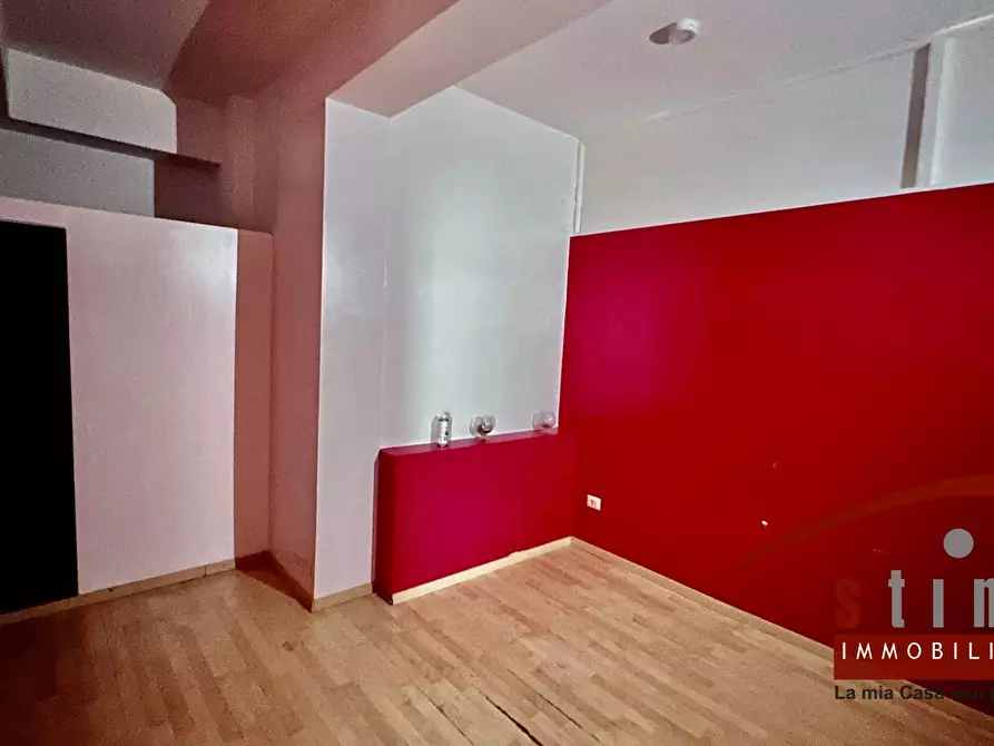 Immagine 5 di Locale commerciale in vendita  in via tevere 51 a Siracusa