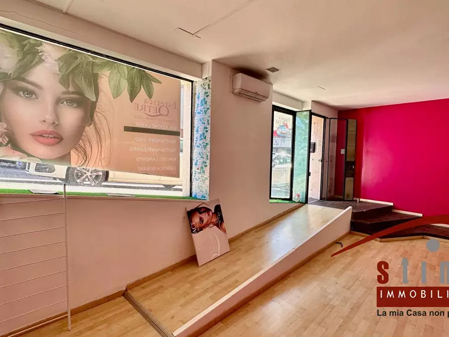 Immagine 3 di Locale commerciale in vendita  in via tevere 51 a Siracusa