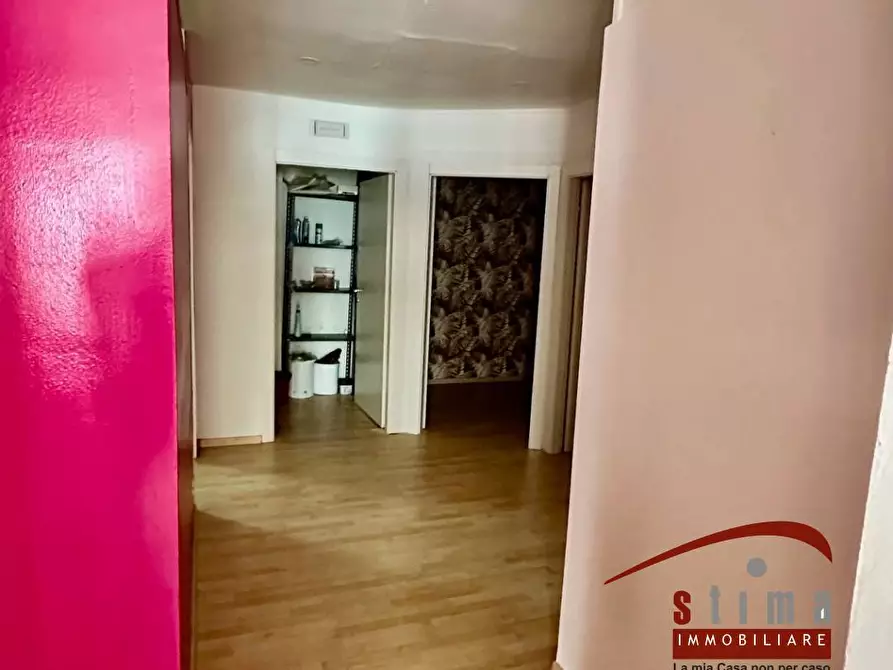 Immagine 4 di Locale commerciale in vendita  in via tevere 51 a Siracusa