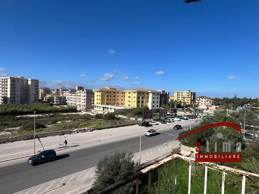 Immagine 16 di Appartamento in vendita  in via Marco Costanzo 1 a Siracusa