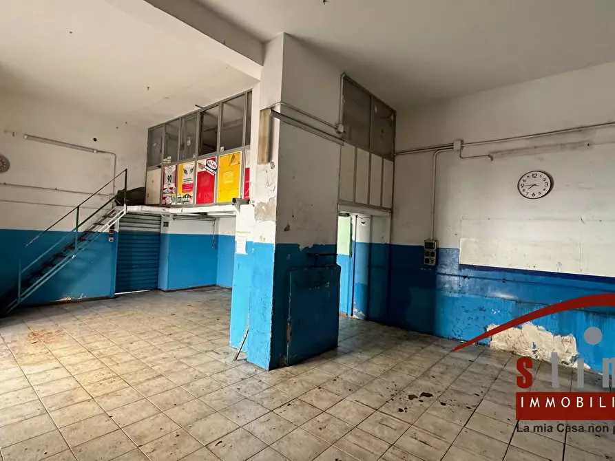 Immagine 3 di Locale commerciale in affitto  in filisto a Siracusa