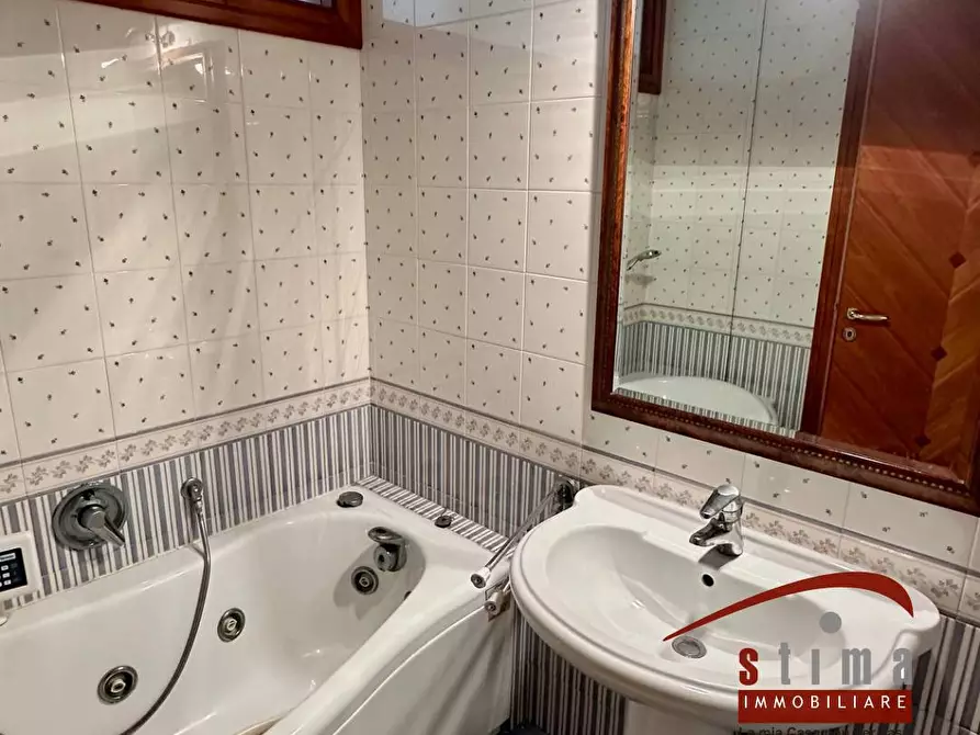 Immagine 11 di Appartamento in vendita  in via adda 33 a Siracusa