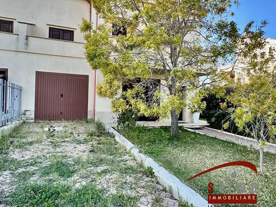 Immagine 2 di Villa in vendita  a Siracusa
