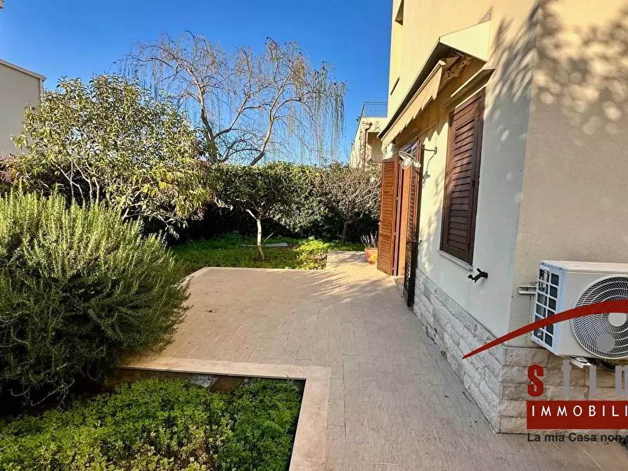 Immagine 22 di Villa in vendita  a Siracusa