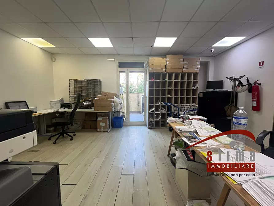 Immagine 1 di Locale commerciale in vendita  in via Armando Diaz 25 a Siracusa