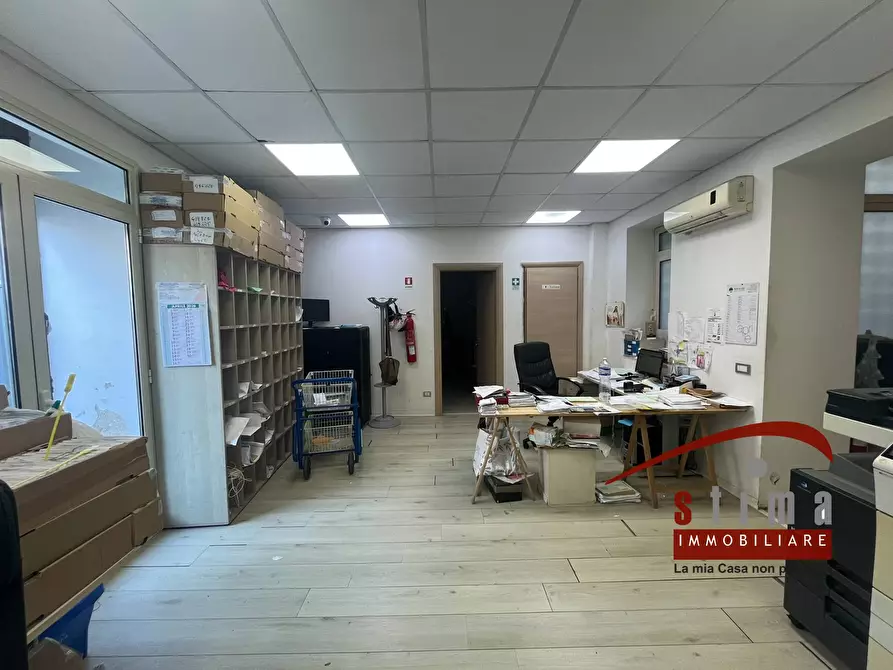 Immagine 7 di Locale commerciale in vendita  in via Armando Diaz 25 a Siracusa