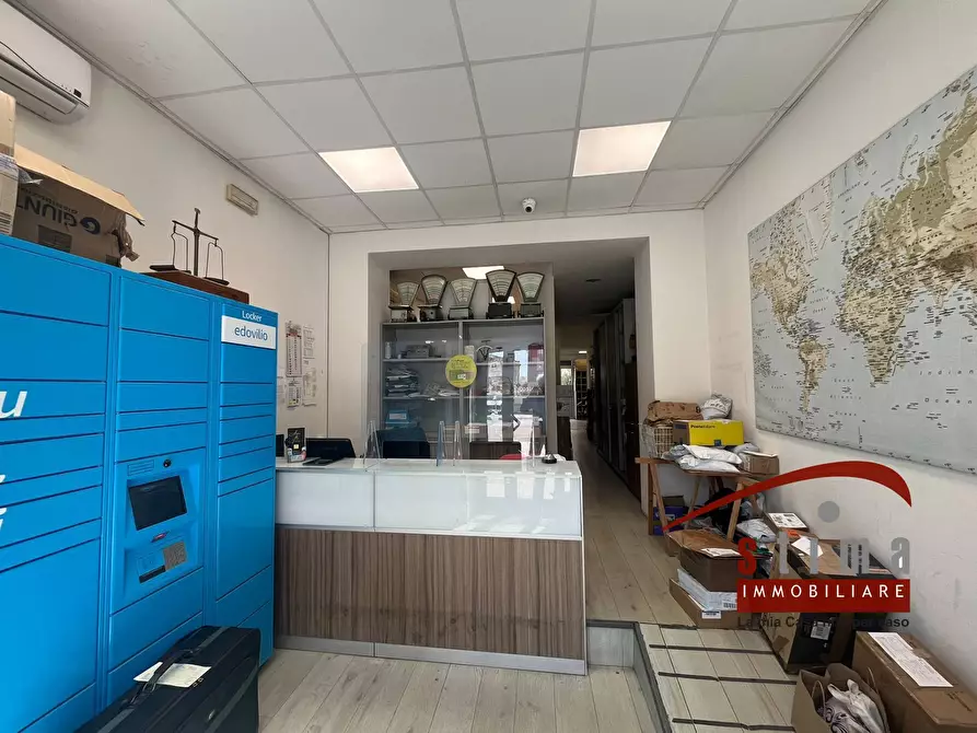 Immagine 13 di Locale commerciale in vendita  in via Armando Diaz 25 a Siracusa