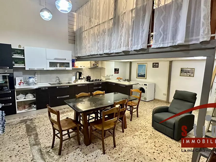 Immagine 22 di Palazzo in vendita  in Via Montegrappa 96 a Siracusa