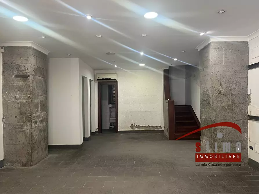 Immagine 1 di Locale commerciale in vendita  in corso umberto primo 81 a Siracusa