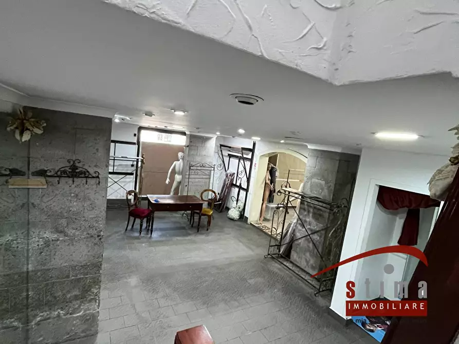 Immagine 5 di Locale commerciale in vendita  in corso umberto primo 81 a Siracusa
