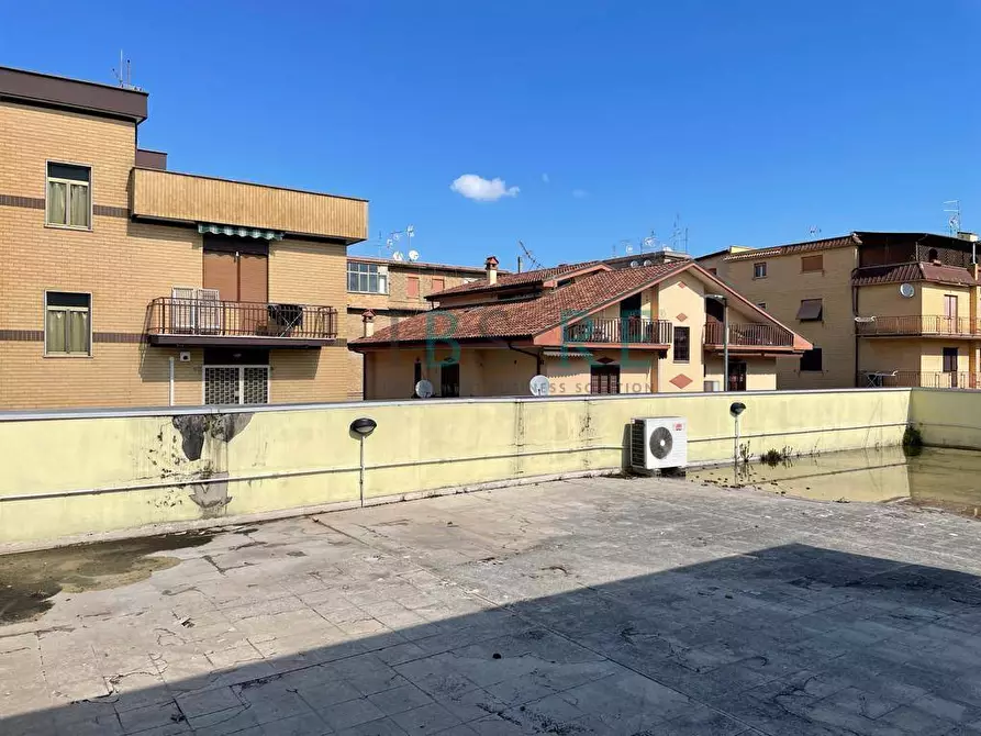 Immagine 10 di Palazzo in vendita  in Via Carlo Saraceni a Roma