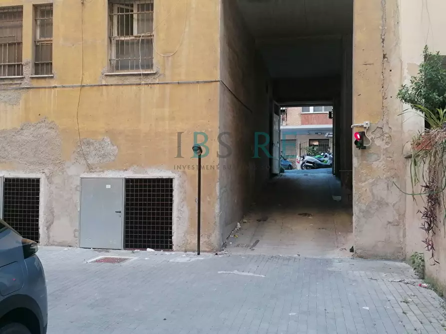 Immagine 5 di Magazzino in vendita  in Via Asinari Di San Marzano 13 a Roma