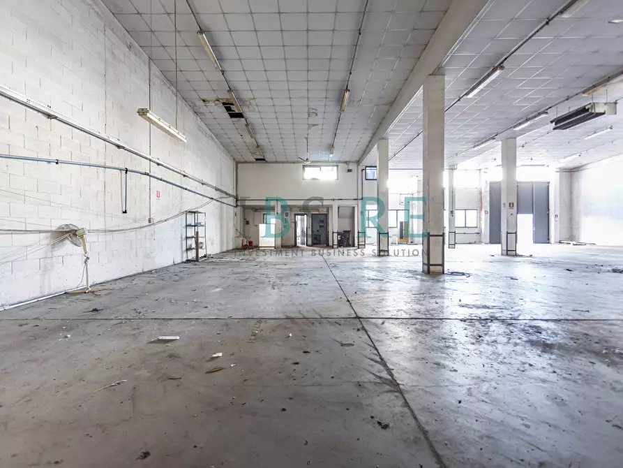 Immagine 3 di Laboratorio in vendita  in Via Giuseppe Gagliani Caputo a Roma