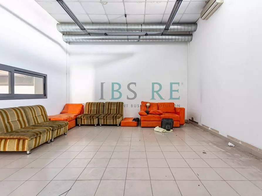 Immagine 4 di Laboratorio in vendita  in Via Giuseppe Gagliani Caputo a Roma