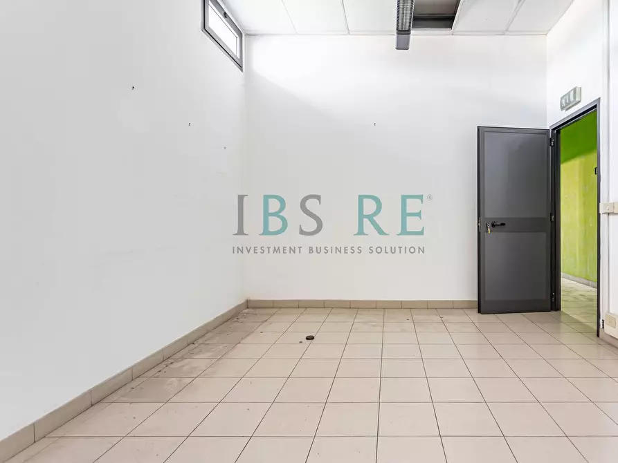 Immagine 5 di Laboratorio in vendita  in Via Giuseppe Gagliani Caputo a Roma