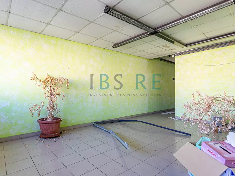 Immagine 13 di Laboratorio in vendita  in Via Giuseppe Gagliani Caputo a Roma