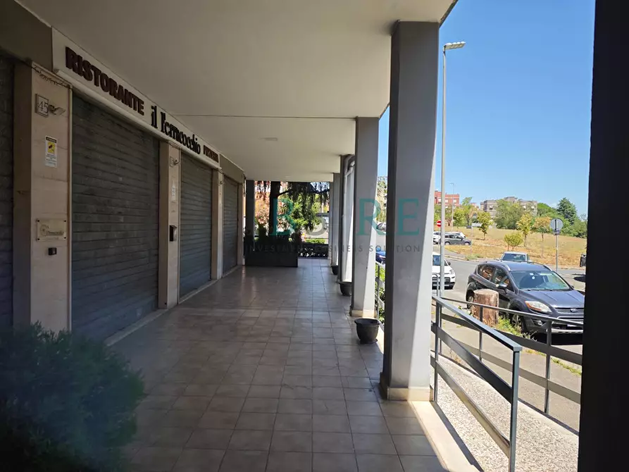 Immagine 5 di Negozio in vendita  in Via Luigi Pirandello a Roma