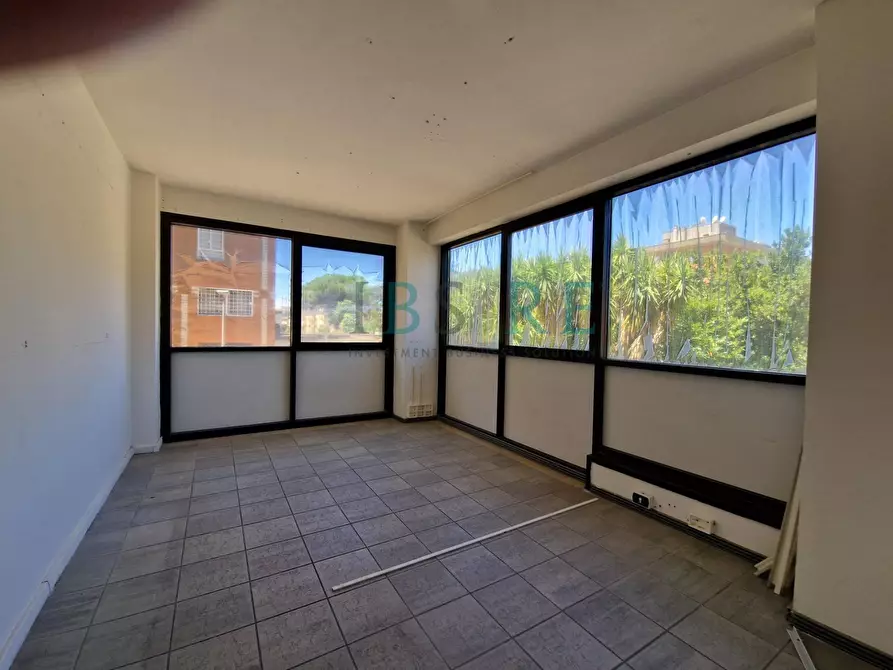 Immagine 3 di Ufficio in vendita  in Via Grazia Deledda a Roma