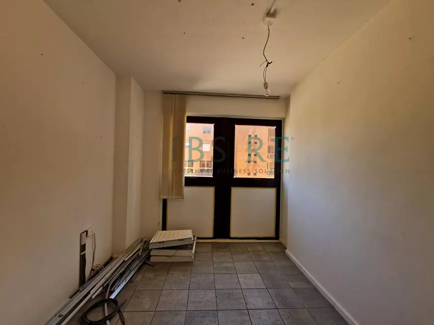 Immagine 6 di Ufficio in vendita  in Via Grazia Deledda a Roma