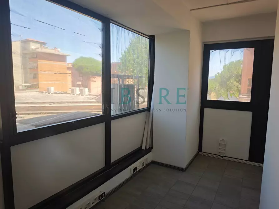 Immagine 10 di Ufficio in vendita  in Via Grazia Deledda a Roma