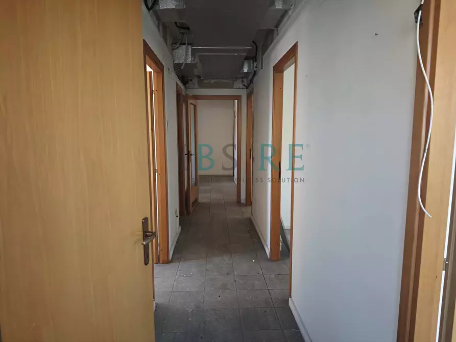 Immagine 11 di Ufficio in vendita  in Via Grazia Deledda a Roma