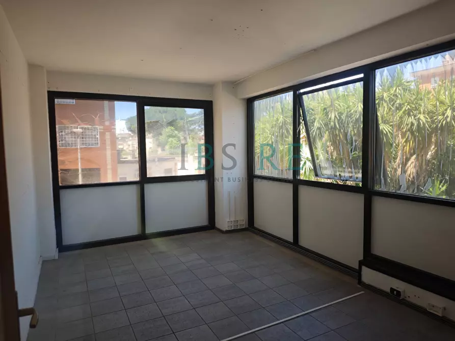 Immagine 12 di Ufficio in vendita  in Via Grazia Deledda a Roma