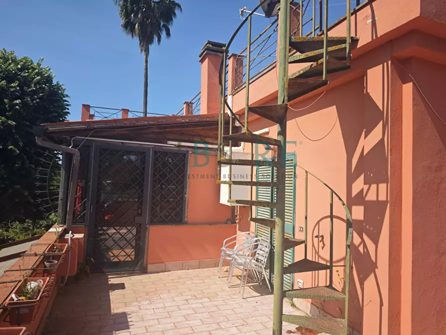 Immagine 3 di Appartamento in vendita  in Vicolo Silvestri a Roma