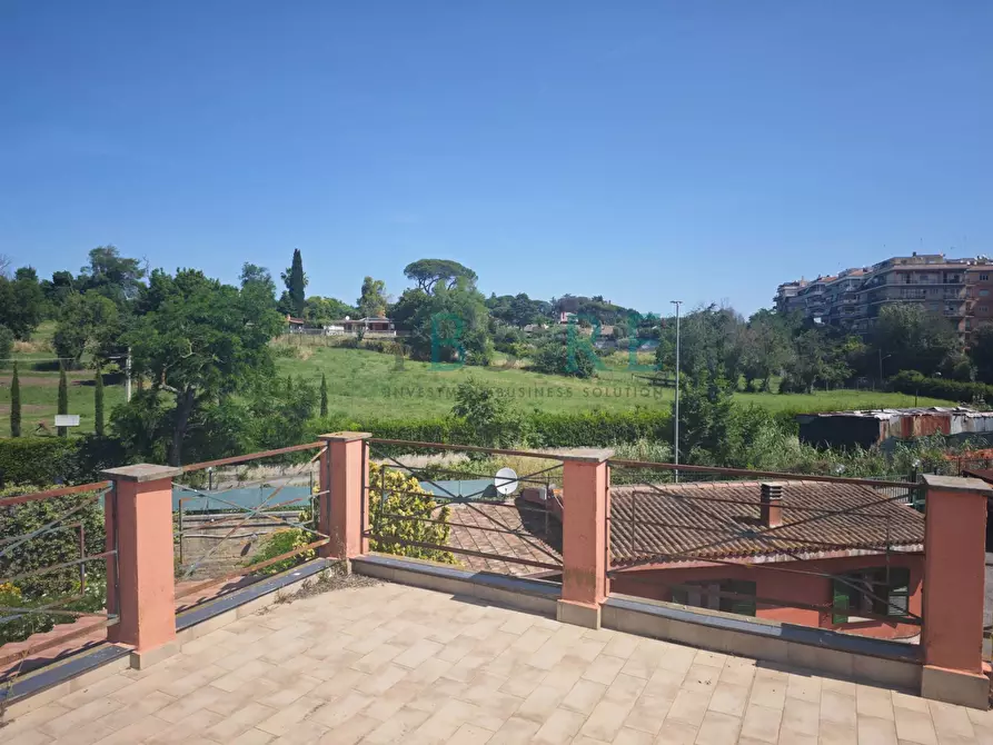 Immagine 4 di Appartamento in vendita  in Vicolo Silvestri a Roma