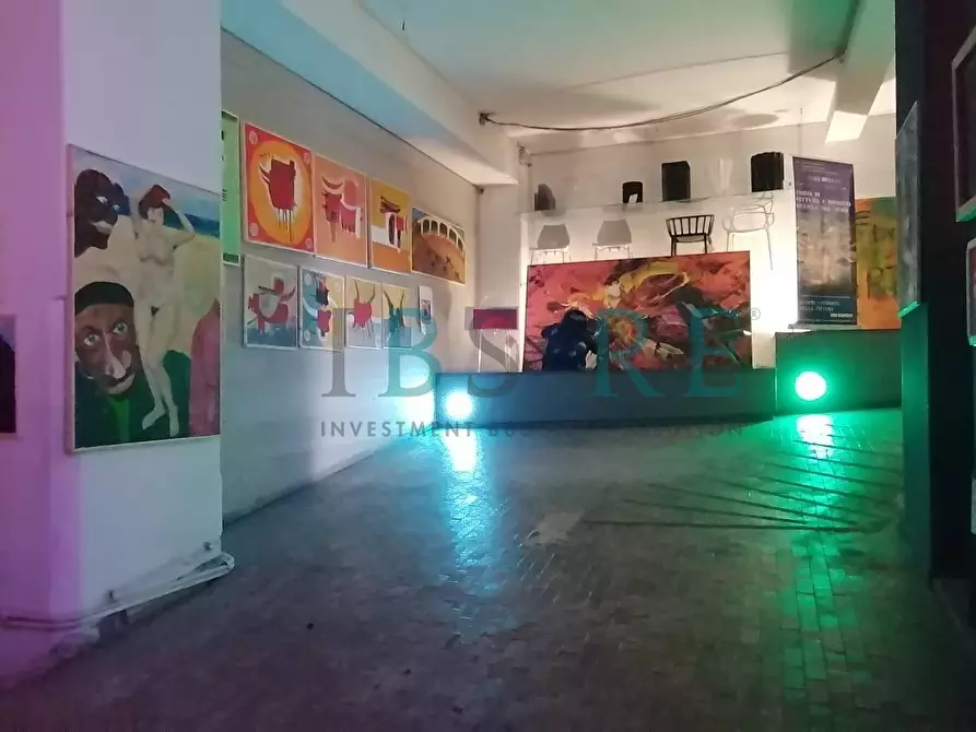 Immagine 23 di Locale commerciale in vendita  in via Ostiense 83-95 a Roma