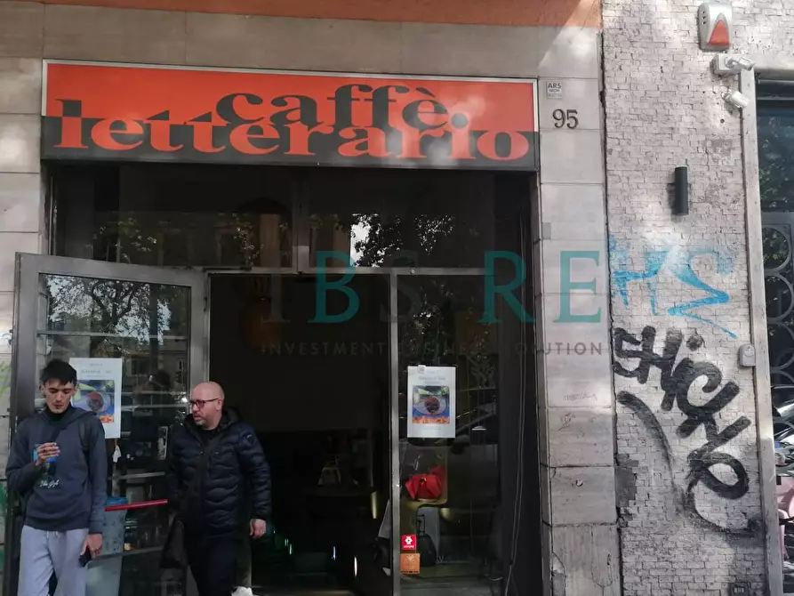 Immagine 26 di Locale commerciale in vendita  in via Ostiense 83-95 a Roma