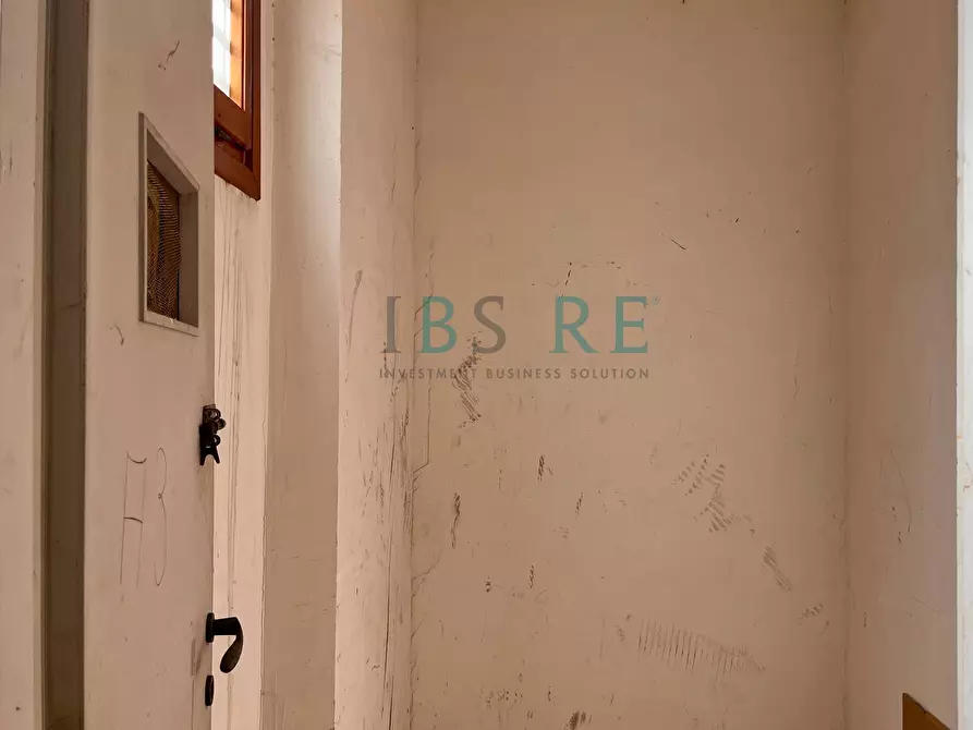 Immagine 13 di Appartamento in vendita  in Via Simone Martini a Roma