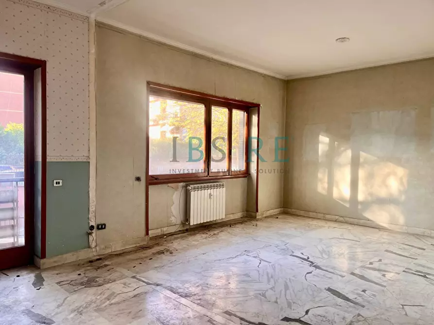 Immagine 2 di Appartamento in vendita  in Via Simone Martini a Roma