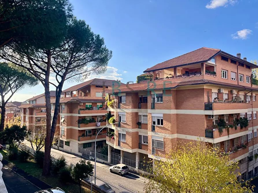 Immagine 7 di Appartamento in vendita  in Via Angiolo Cabrini a Roma