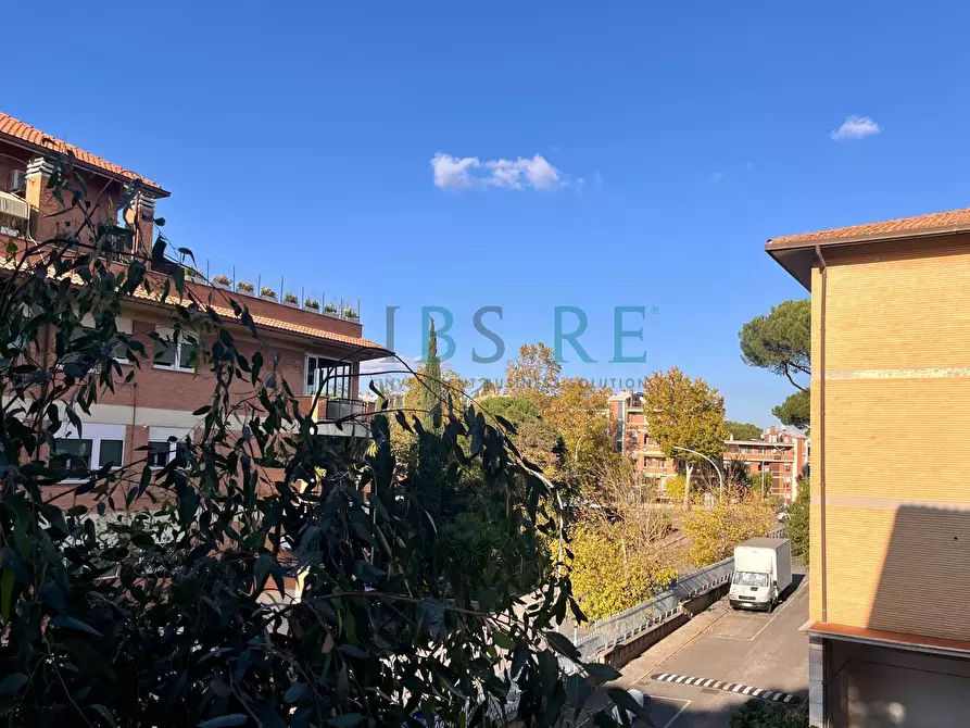 Immagine 8 di Appartamento in vendita  in Via Angiolo Cabrini a Roma