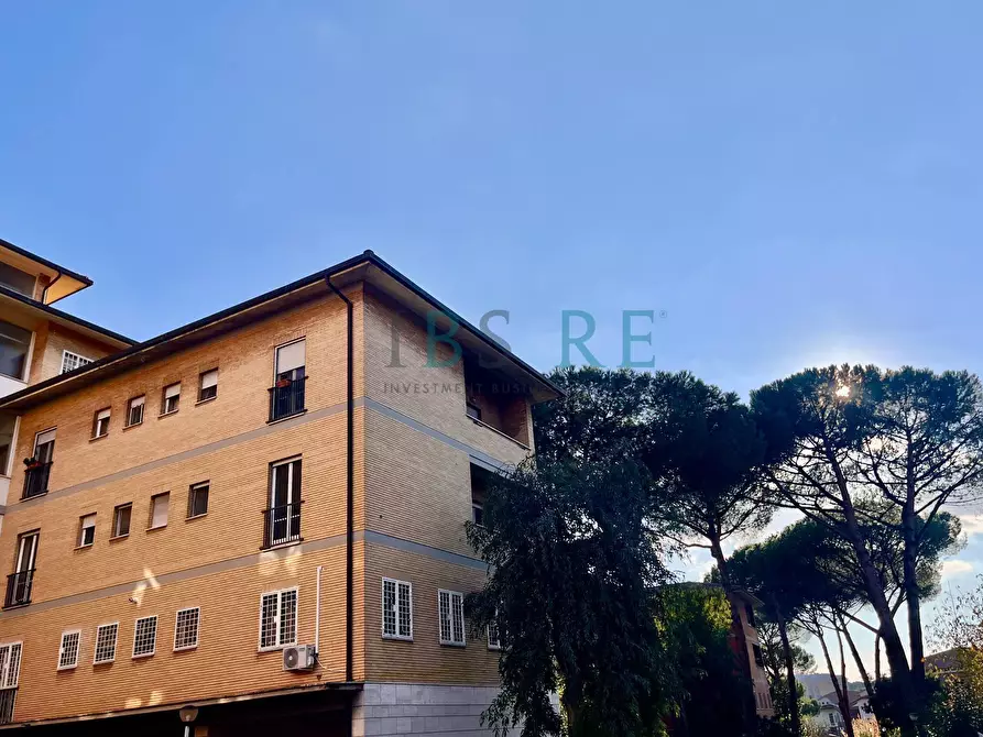 Immagine 10 di Appartamento in vendita  in Via Angiolo Cabrini a Roma