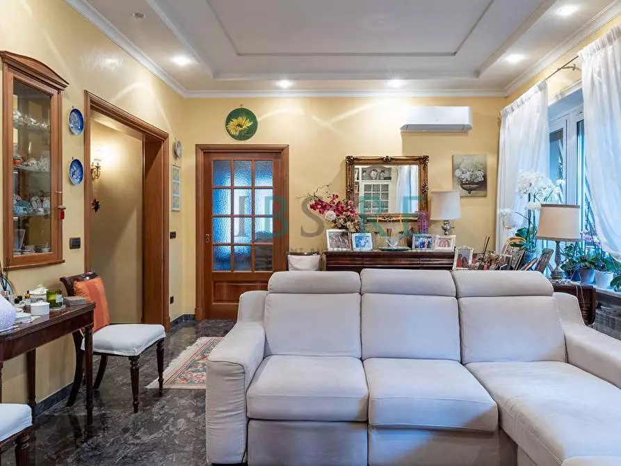 Immagine 3 di Appartamento in vendita  in Via di San Godenzo a Roma