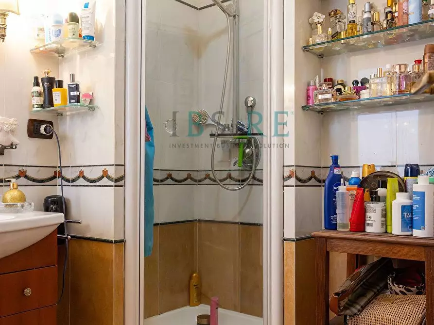 Immagine 19 di Appartamento in vendita  in Via di San Godenzo a Roma