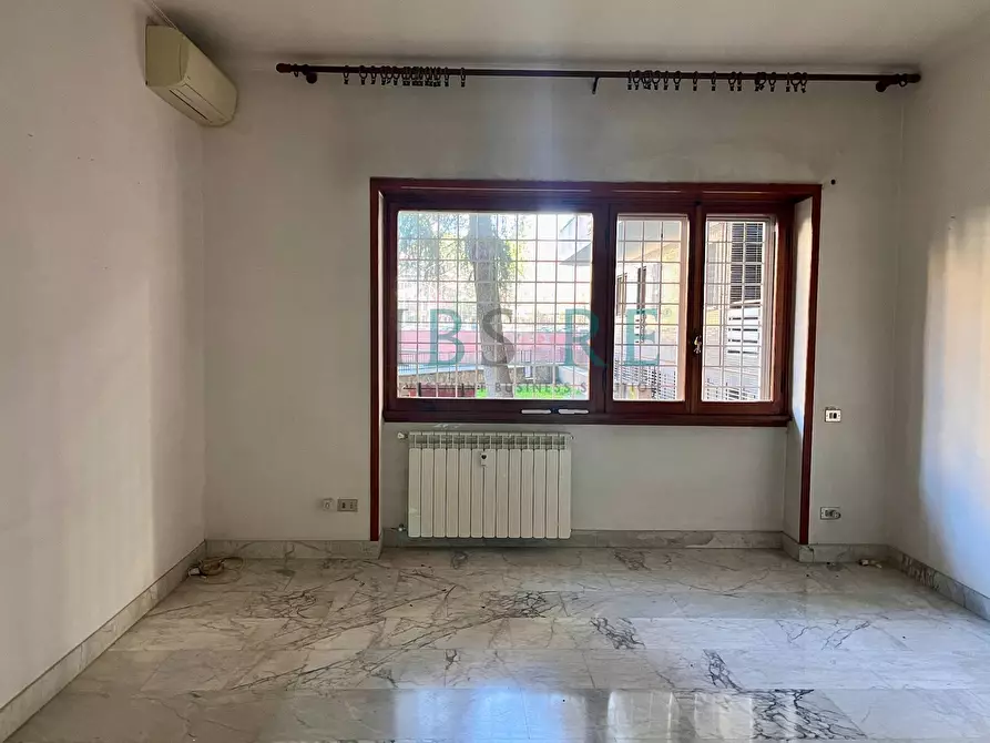 Immagine 6 di Appartamento in vendita  in Via Simone Martini a Roma