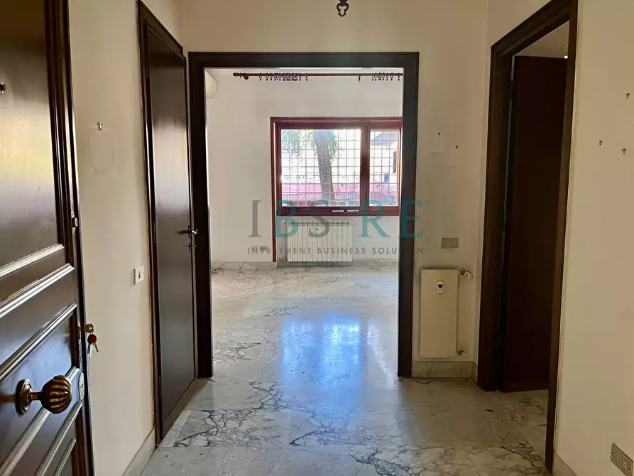 Immagine 7 di Appartamento in vendita  in Via Simone Martini a Roma