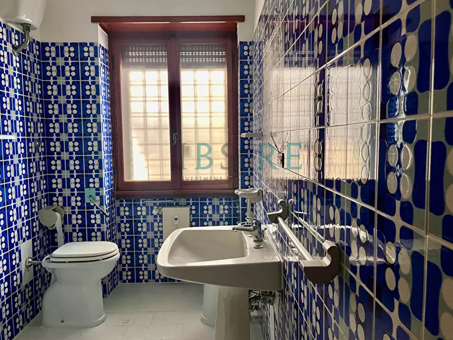 Immagine 14 di Appartamento in vendita  in Via Simone Martini a Roma