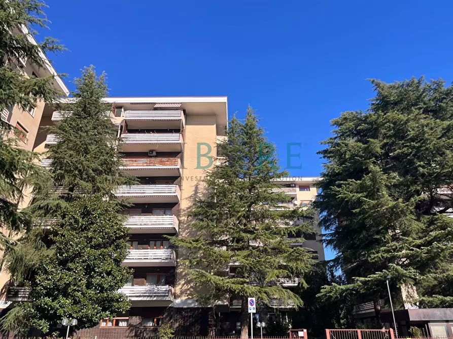 Immagine 21 di Appartamento in vendita  in Via Simone Martini a Roma