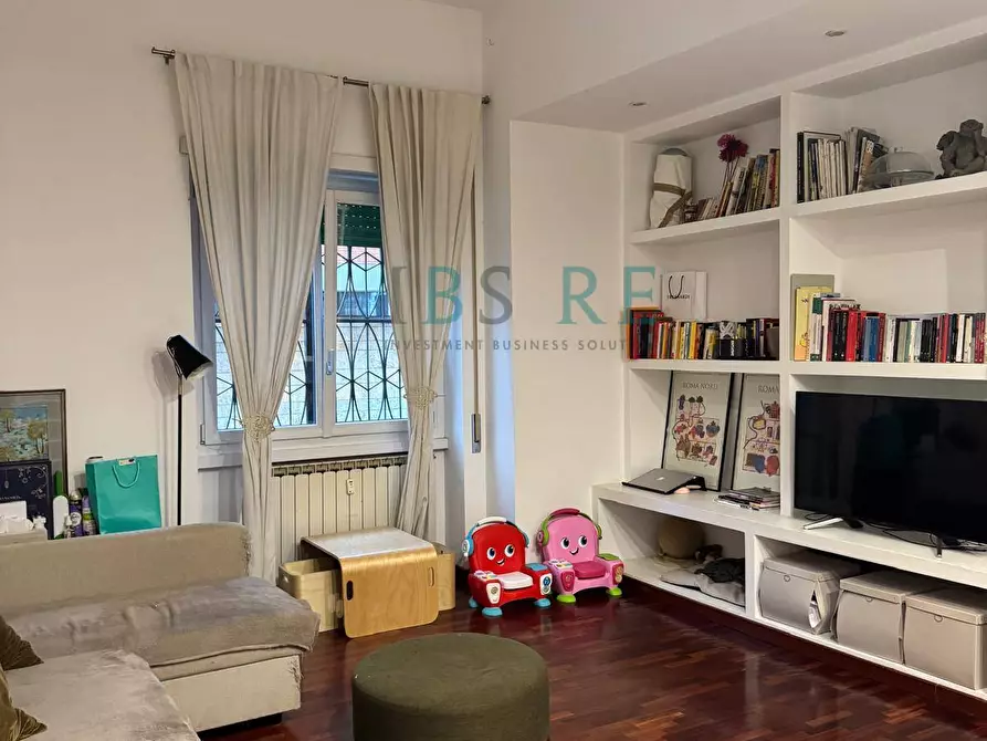 Immagine 2 di Appartamento in vendita  in Via Arturo Graf a Roma